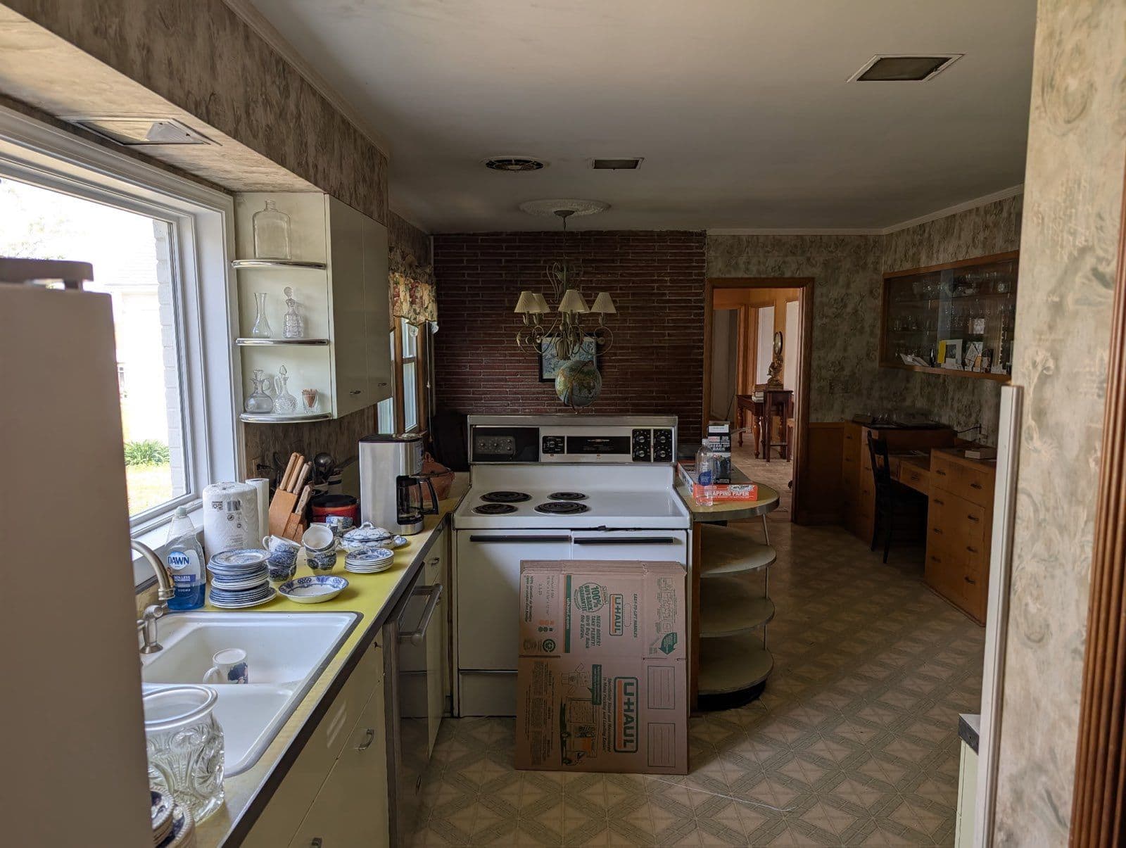 Gallery photos for Whole Home Remodel Begins with Kitchen and Living Area Demolition: Image #2
